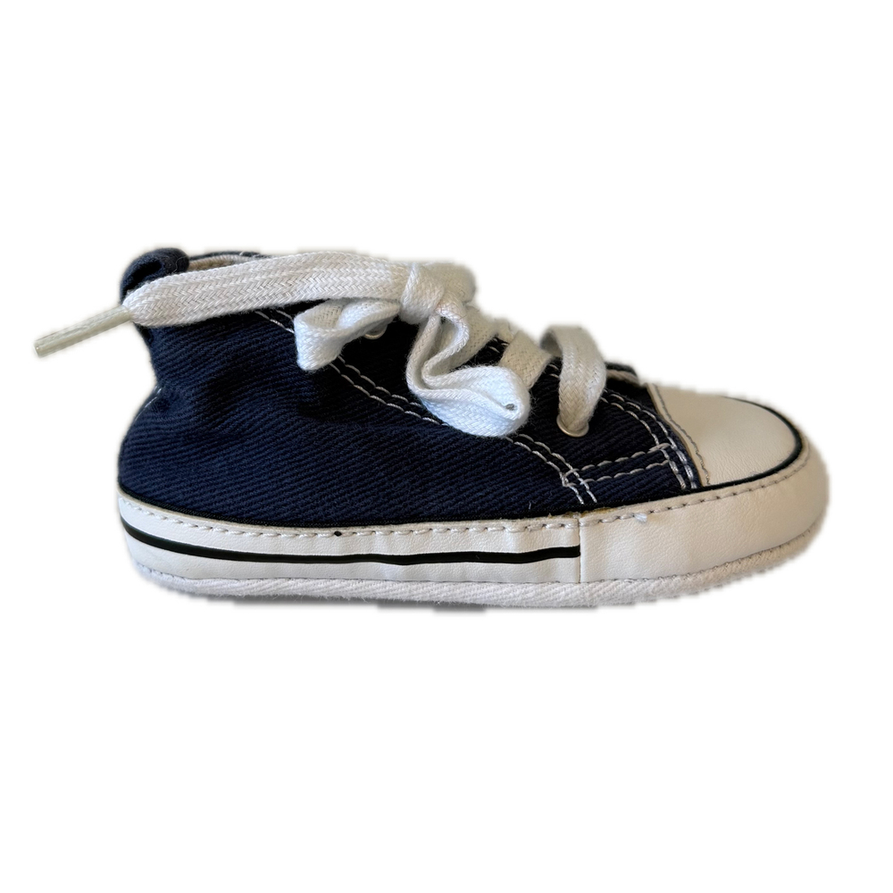 Converse Unisex Navy Sneakers size: 4 Infant